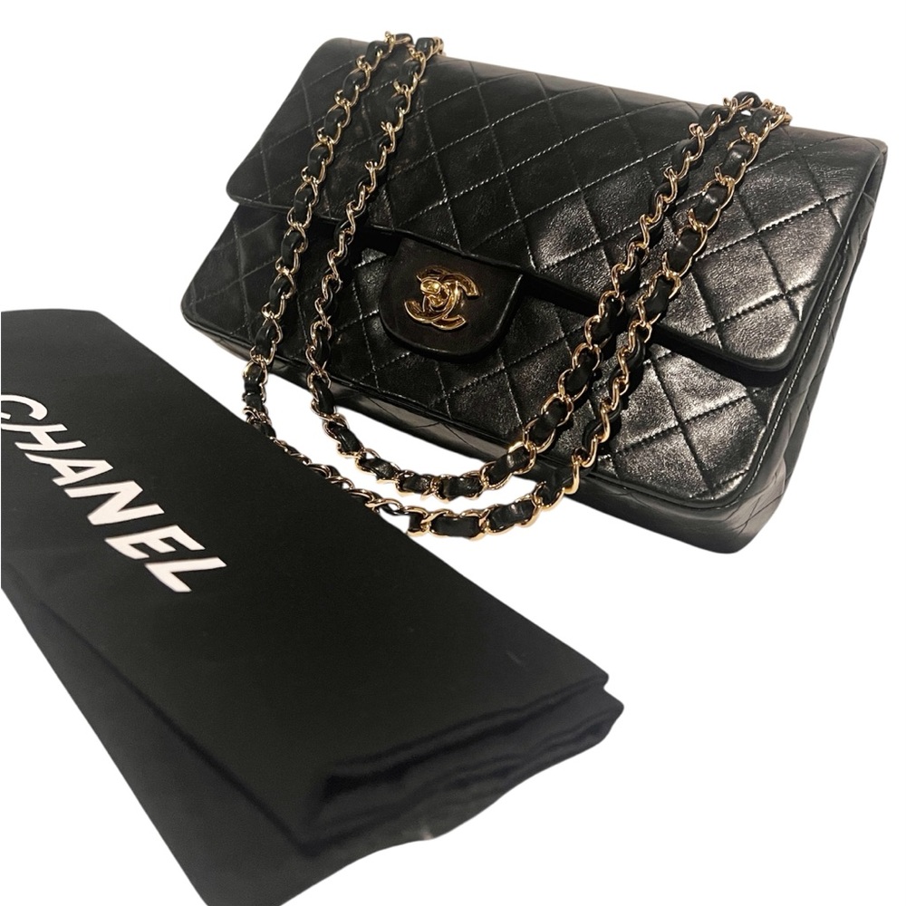 CHANEL Medium Classic Flap Bag - Picture 15 of 15